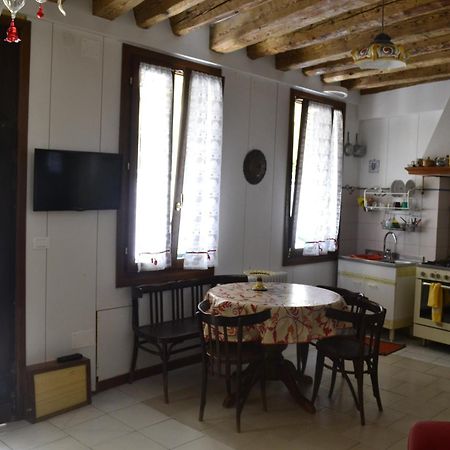 Tipica Abitazione In Cannaregio Apartment Venesia Bagian luar foto